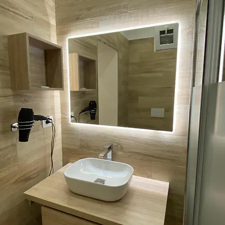 Marina Design Affittacamere Vernazza